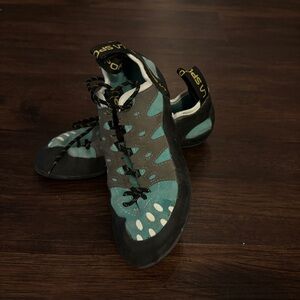 La Sportiva Women's TarantuLace Rock Climbing Shoes Turquoise